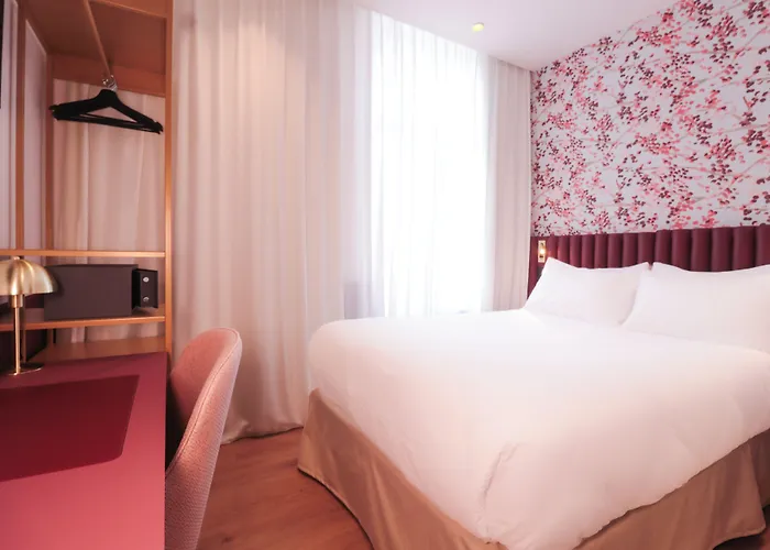 Rosa Hotell 3*